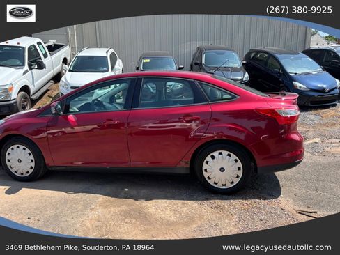 Used 2013 Ford Focus SE w/ SE Winter Pkg FWD image 5
