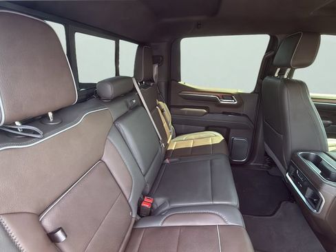 Used 2023 GMC Sierra 1500 Denali w/ Technology Package AWD/4WD image 18