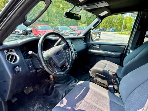 Used 2016 Ford Expedition XL image 2