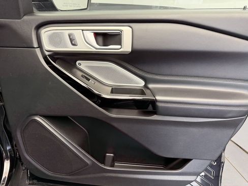 Used 2022 Ford Explorer Platinum w/ Equipment Group 601A image 44