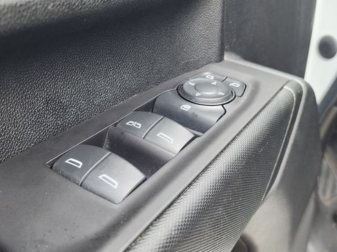 Used 2021 Chevrolet Silverado 2500 Custom w/ Custom Convenience Package AWD/4WD image 11