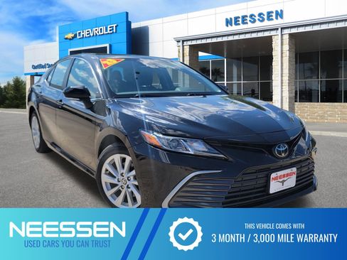 Used 2023 Toyota Camry LE image 1