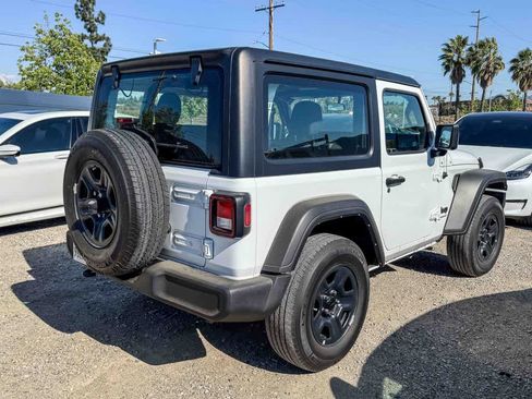 Used 2022 Jeep Wrangler Sport AWD/4WD image 7