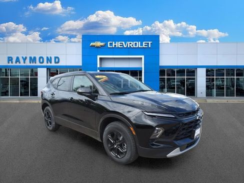 New 2026 Chevrolet Blazer LT w/ Convenience Package AWD/4WD image 11