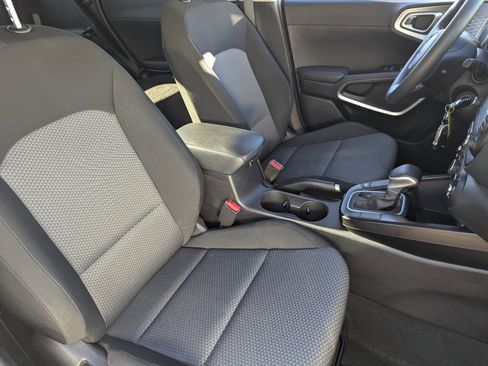 Used 2020 Kia Soul LX image 8