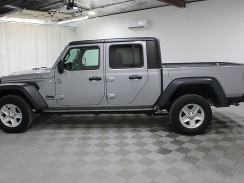 Used 2020 Jeep Gladiator Sport w/ Quick Order Package 24S AWD/4WD image 29