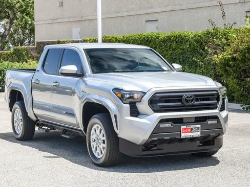 Used 2024 Toyota Tacoma SR5 AWD/4WD image 3