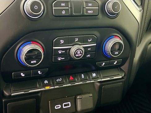 Used 2022 Chevrolet Silverado 1500 LT image 27