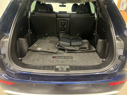 Used 2022 Mitsubishi Outlander SE image 10