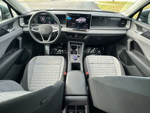 Used 2025 Volkswagen Tiguan S w/ 18" Wheel Package AWD/4WD image 28