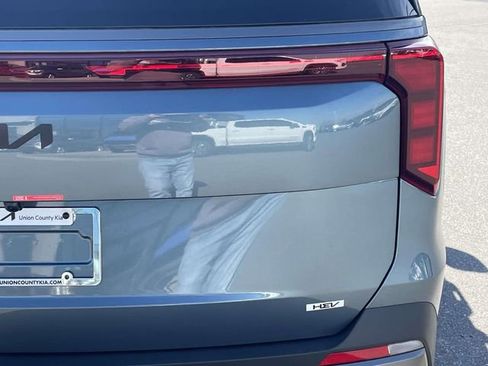 New 2026 Kia Carnival SX w/ SX Dark Edition Package FWD image 16