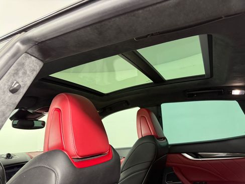 Used 2020 Maserati Levante S GranSport image 17