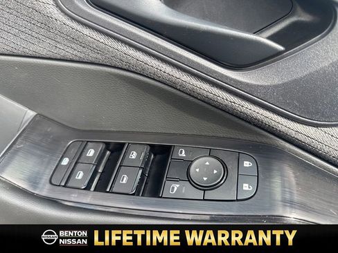 Certified 2023 Nissan Rogue S image 12