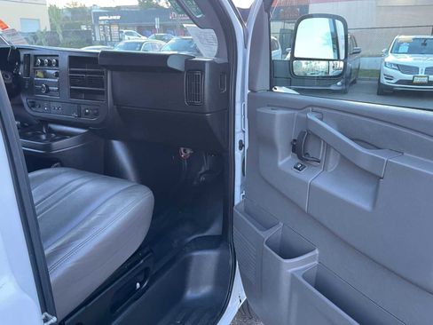Used 2022 Chevrolet Express 3500 w/ Driver Convenience Package image 12