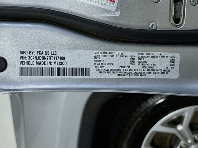 Used 2024 Jeep Compass Latitude AWD/4WD image 31