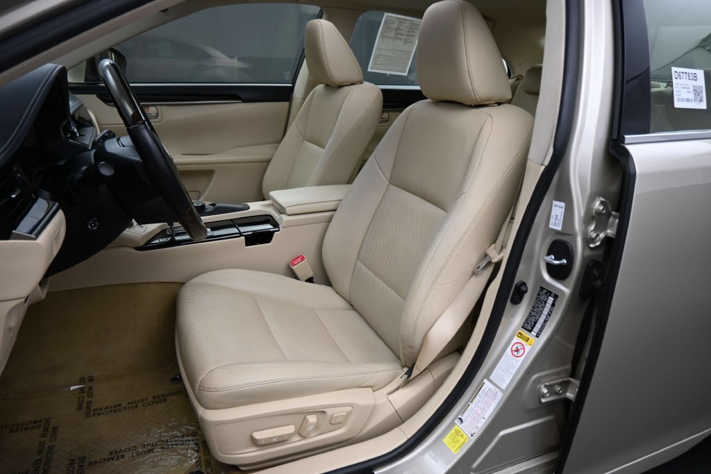 Used 2015 Lexus ES 350 w/ Premium Package FWD image 14