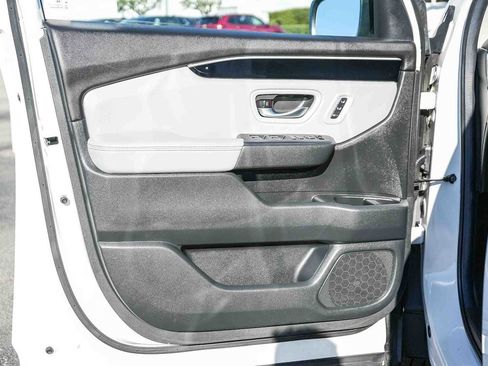 Certified 2025 Honda Pilot Touring image 22