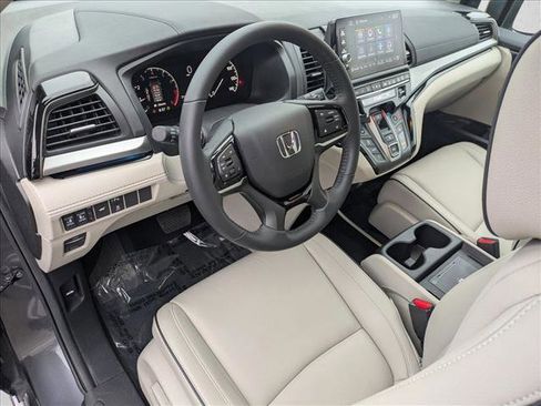Used 2025 Honda Odyssey Touring image 10