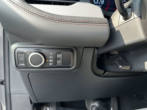 Certified 2025 Ford Explorer Active AWD/4WD image 30