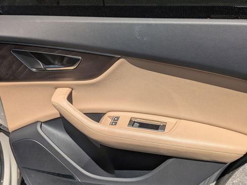 Used 2022 Audi Q8 Premium Plus w/ Premium Plus Package image 33