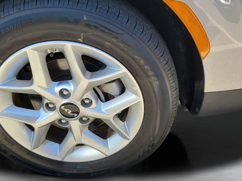 Used 2025 Kia Soul LX image 32