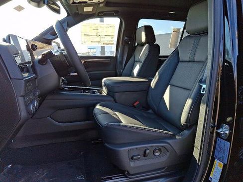 New 2026 Chevrolet Suburban RST w/ RST Capability Package image 5