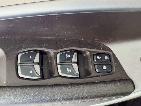 Used 2015 Hyundai Santa Fe Limited w/ Option Group 04 FWD image 17