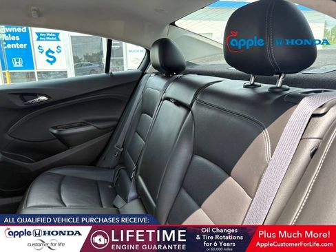 Used 2017 Chevrolet Cruze Premier FWD image 5
