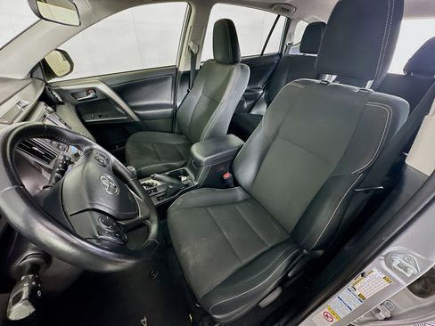 Used 2016 Toyota RAV4 XLE AWD/4WD image 13