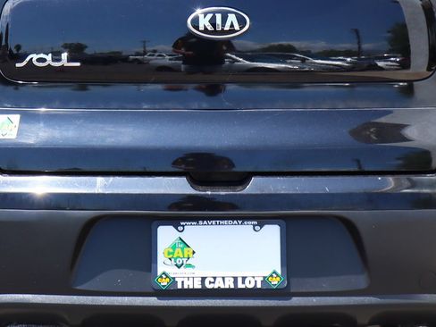 Used 2017 Kia Soul FWD image 21