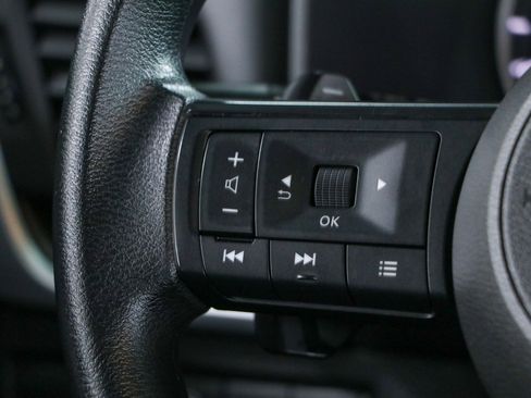 Used 2024 Nissan Rogue SV AWD/4WD image 13