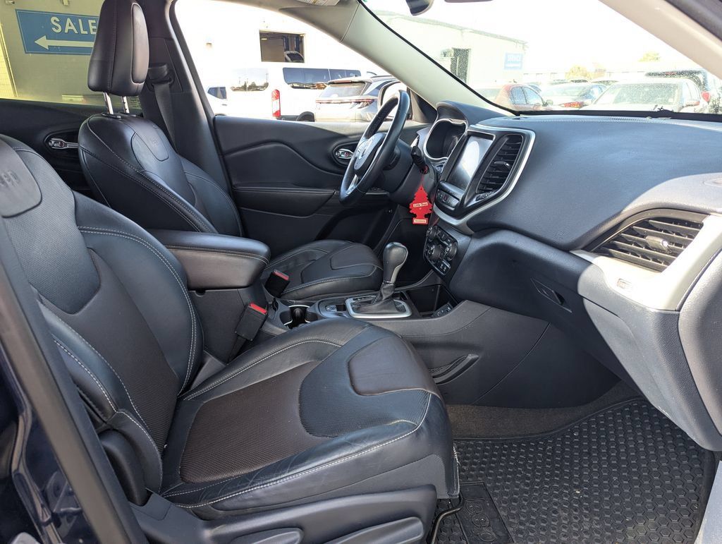 Used 2014 Jeep Cherokee Limited w/ Technology Group FWD image 33