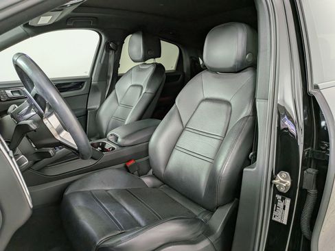 Certified 2023 Porsche Cayenne Platinum Edition AWD/4WD image 5