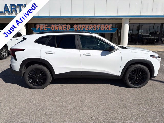 Used 2025 Chevrolet Trax ACTIV w/ Driver Confidence Package FWD image 2
