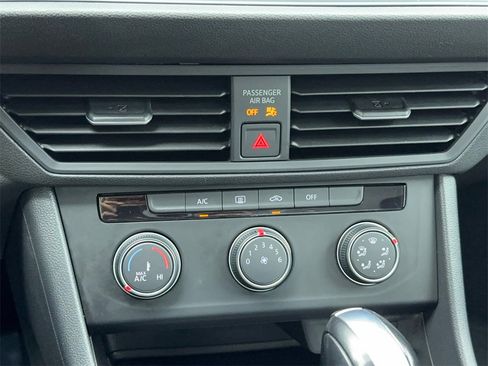 Used 2020 Volkswagen Jetta S image 27