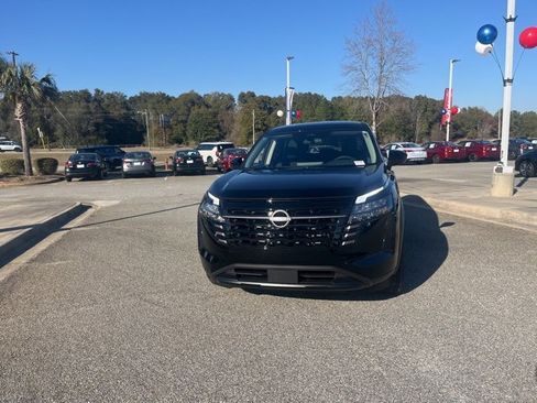 New 2026 Nissan Pathfinder S image 2