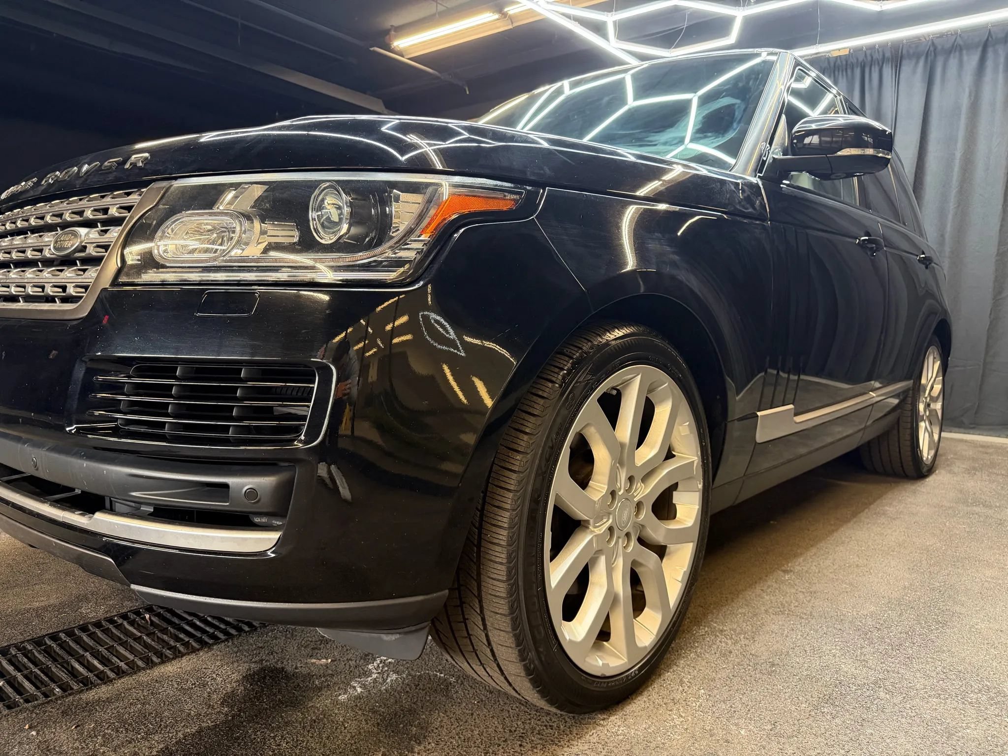 Used 2017 Land Rover Range Rover HSE AWD/4WD image 14