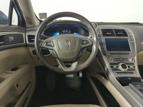 Used 2019 Lincoln MKZ Premiere FWD image 11