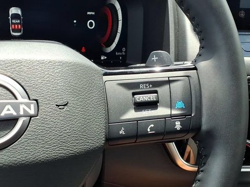 Used 2025 Nissan Rogue SL AWD/4WD image 20