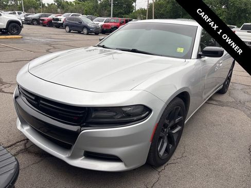 Used 2021 Dodge Charger SXT w/ Blacktop Package RWD image 4