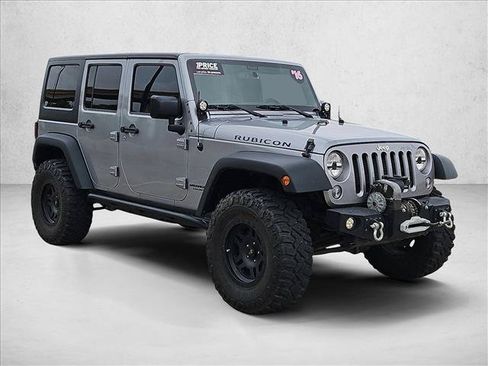 Used 2016 Jeep Wrangler Unlimited Rubicon w/ Connectivity Group AWD/4WD image 3