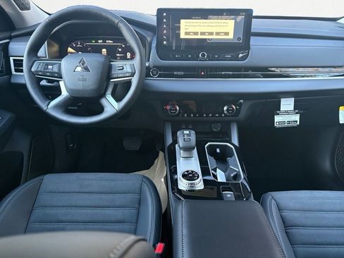 New 2026 Mitsubishi Outlander SE image 11