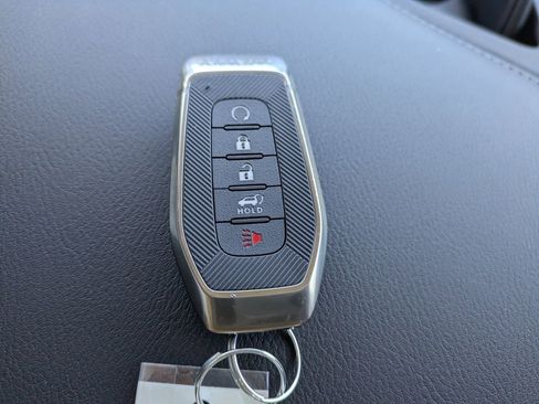 Used 2025 INFINITI QX80 Luxe image 34