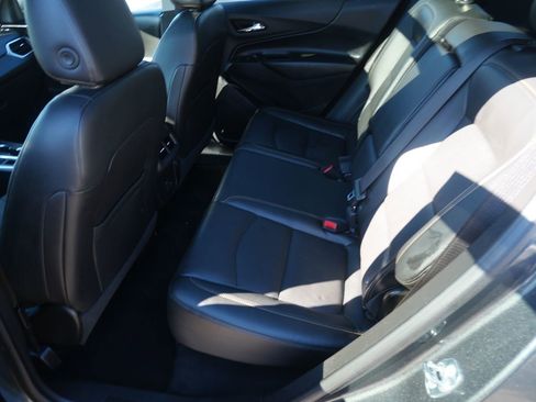 Used 2021 Chevrolet Equinox LT image 21