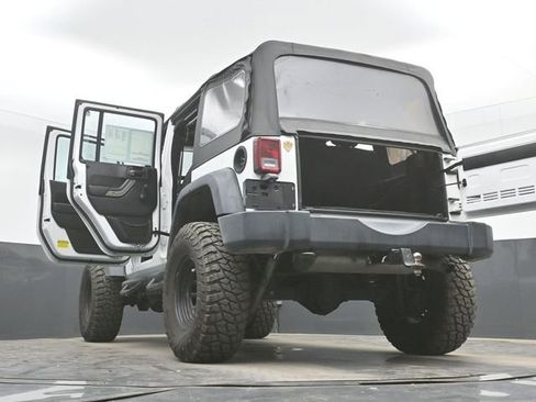 Used 2018 Jeep Wrangler Unlimited Sport w/ Connectivity Group AWD/4WD image 52