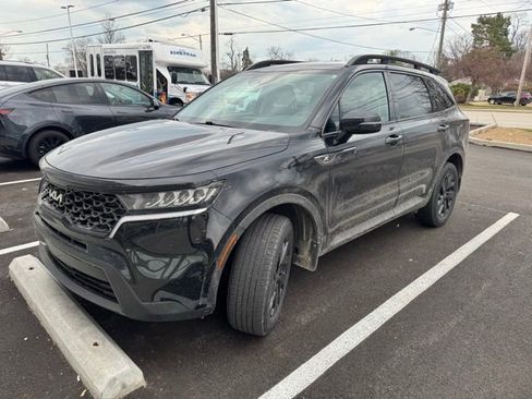 Certified 2023 Kia Sorento S image 2