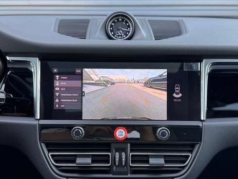 Certified 2026 Porsche Macan AWD/4WD image 30