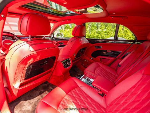 Used 2019 Bentley Mulsanne Speed image 40