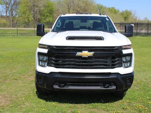 Used 2025 Chevrolet Silverado 3500 W/T image 4