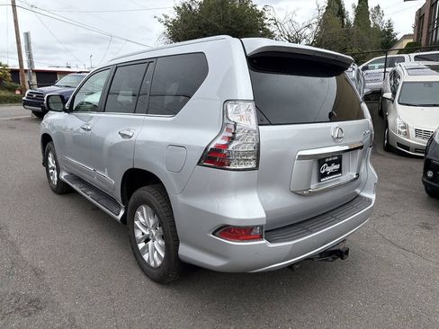 Used 2017 Lexus GX 460 AWD/4WD image 2